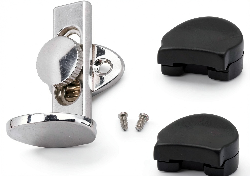 Installing Clarinet Thumb Rest Rubber Protector for B♭ Clarinet 14.5‑17.5mm on a wooden desk
